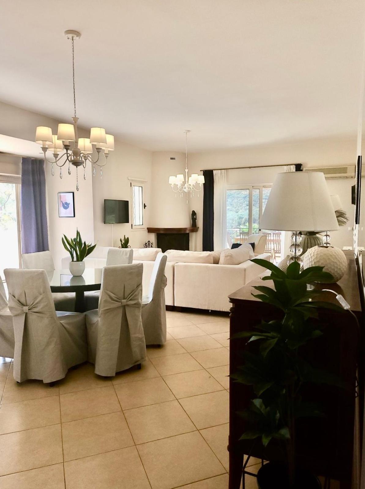 Villa Merika Kivérion Pokoj fotografie